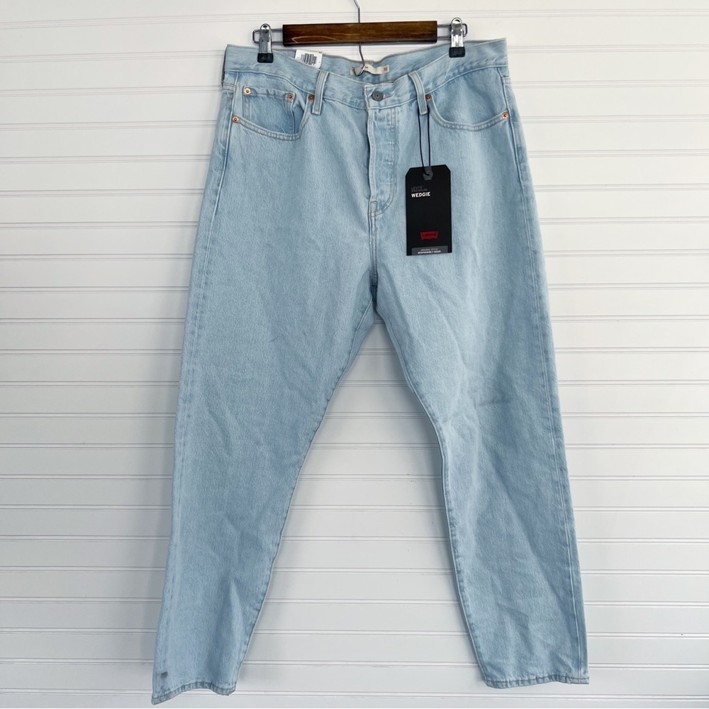 Levi's® High Rise Wedgie Straight Jean Size 32 - Picture 2 of 16